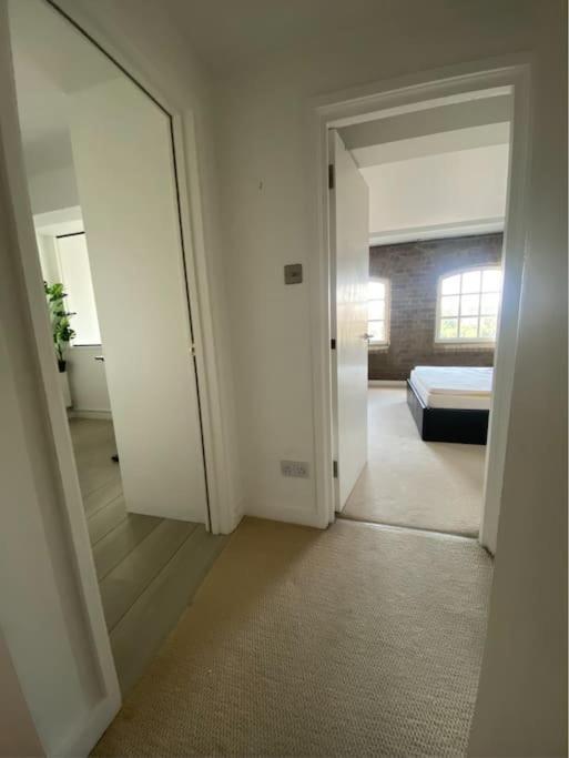 Luxury Artistic 2 Bedroom W/Balcony-Great Location Central 伦敦 外观 照片