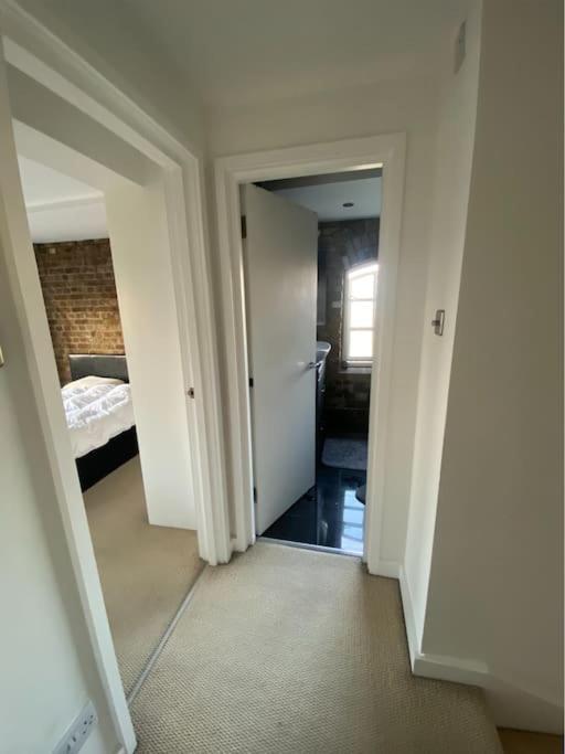 Luxury Artistic 2 Bedroom W/Balcony-Great Location Central 伦敦 外观 照片