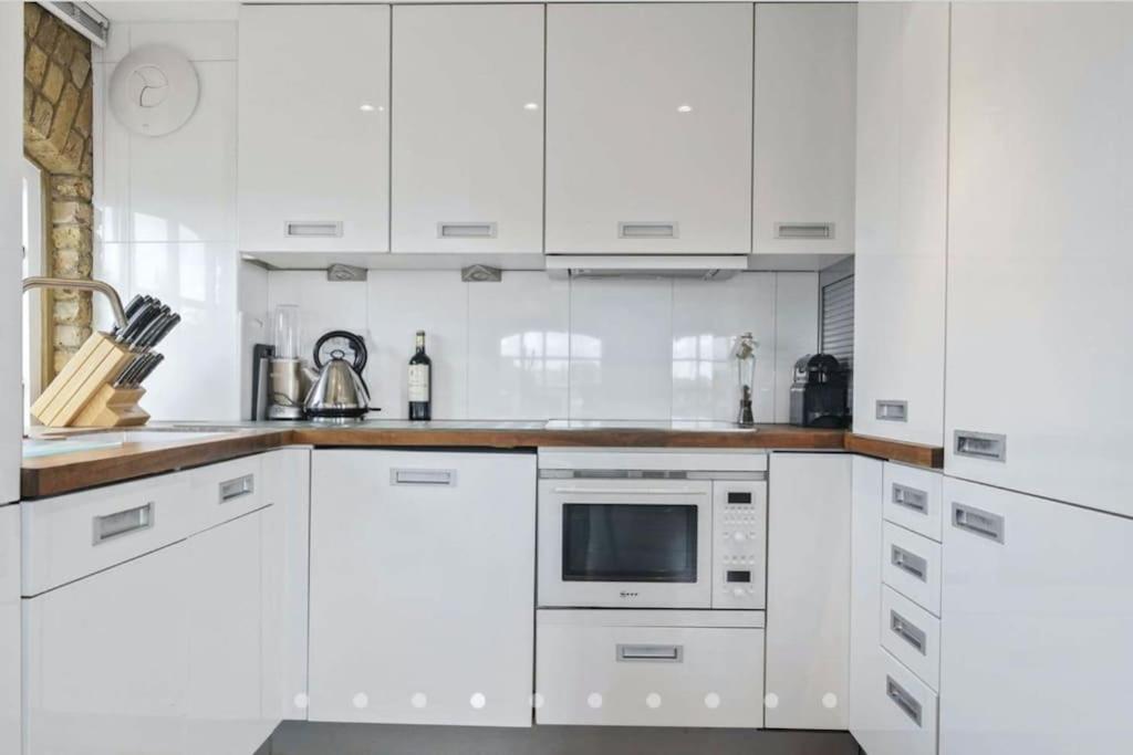 Luxury Artistic 2 Bedroom W/Balcony-Great Location Central 伦敦 外观 照片