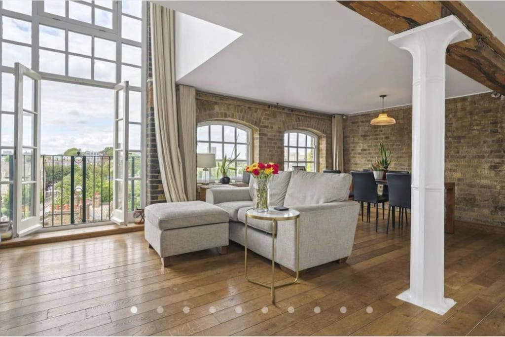 Luxury Artistic 2 Bedroom W/Balcony-Great Location Central 伦敦 外观 照片
