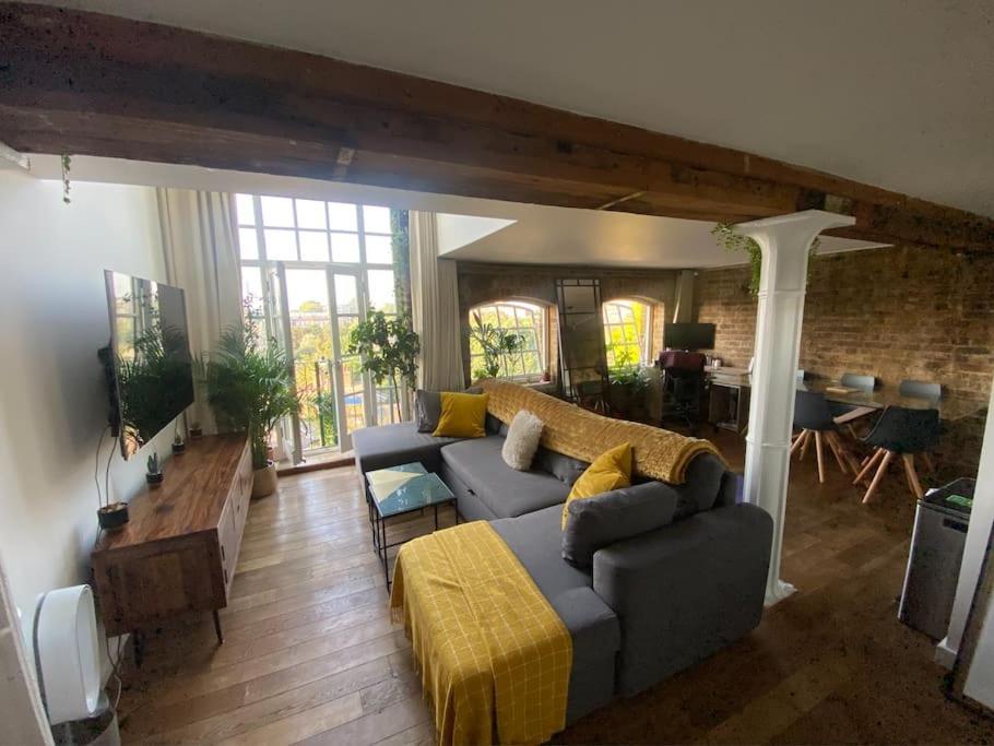 Luxury Artistic 2 Bedroom W/Balcony-Great Location Central 伦敦 外观 照片